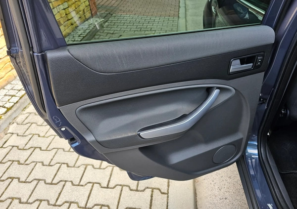 Ford Kuga cena 38400 przebieg: 242000, rok produkcji 2010 z Przemków małe 704